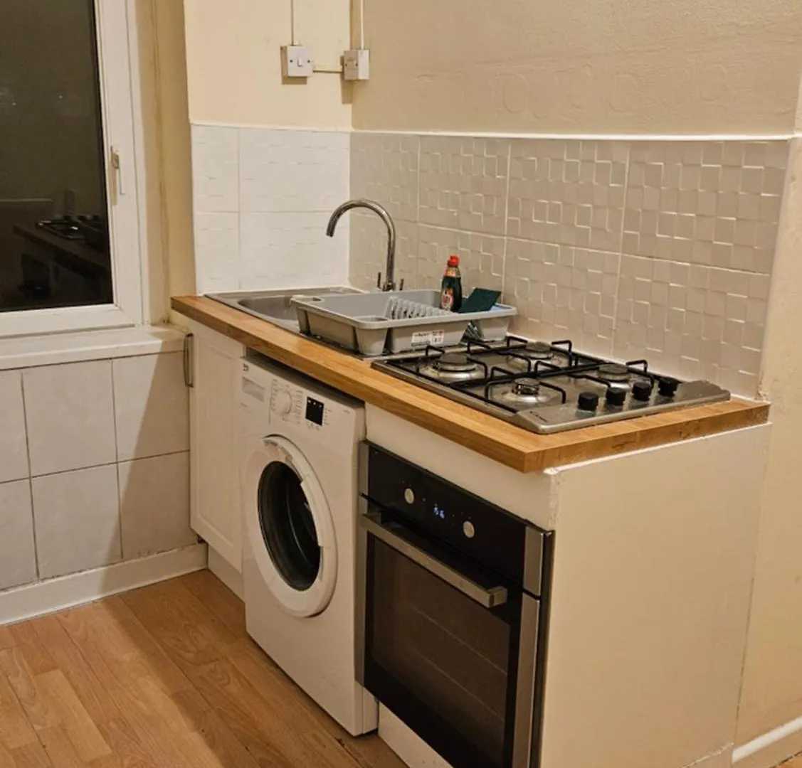 2 Bed 3Rd Floor Apartment Cardiff City Centre